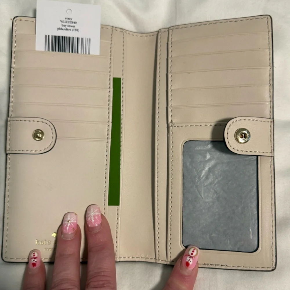 Kate Spade wallet “Stacy Bay Street” Navy and Cream pebbled Leather. NWT